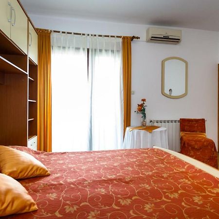 Rooms Mimi Krk Town Kültér fotó