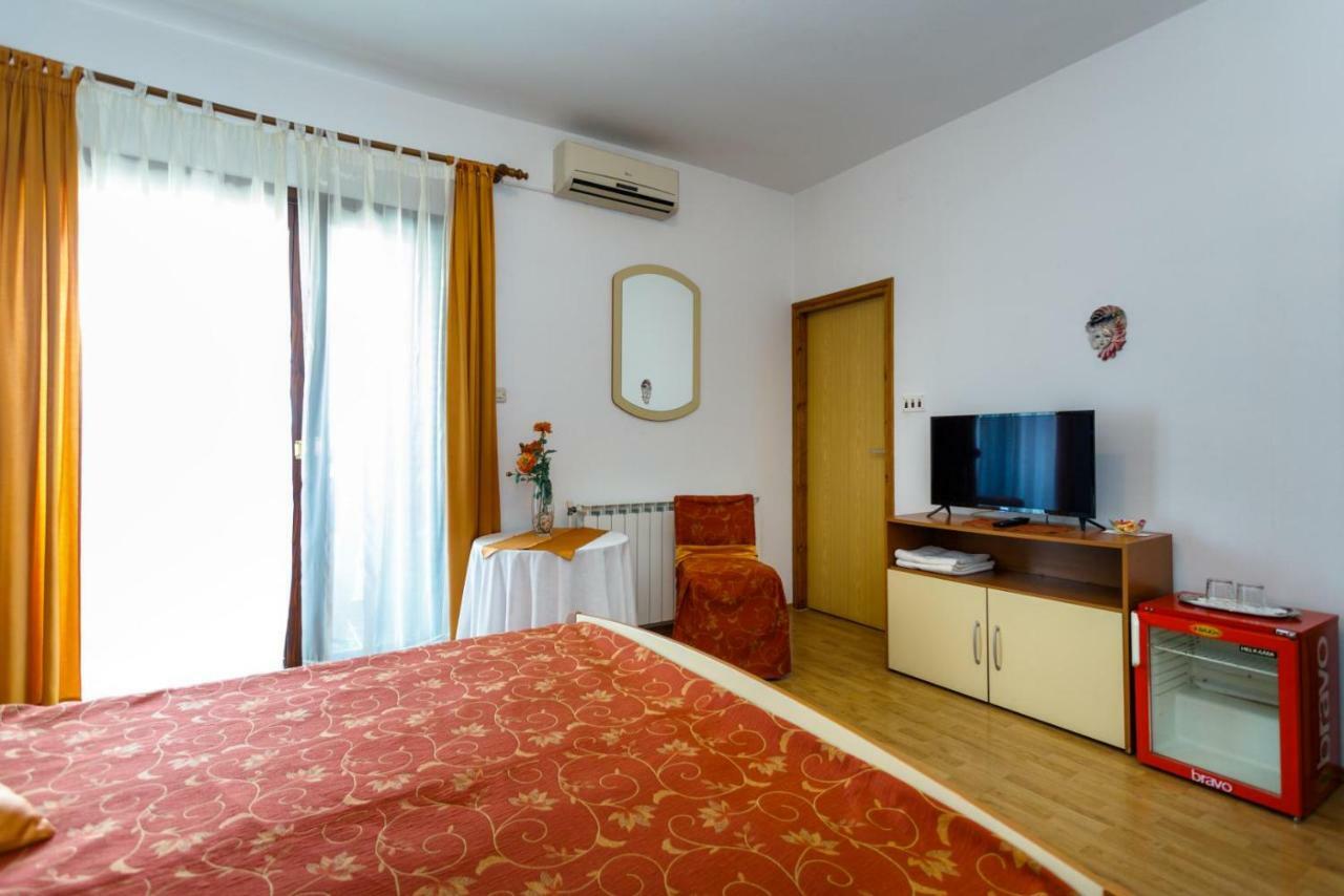 Rooms Mimi Krk Town Kültér fotó