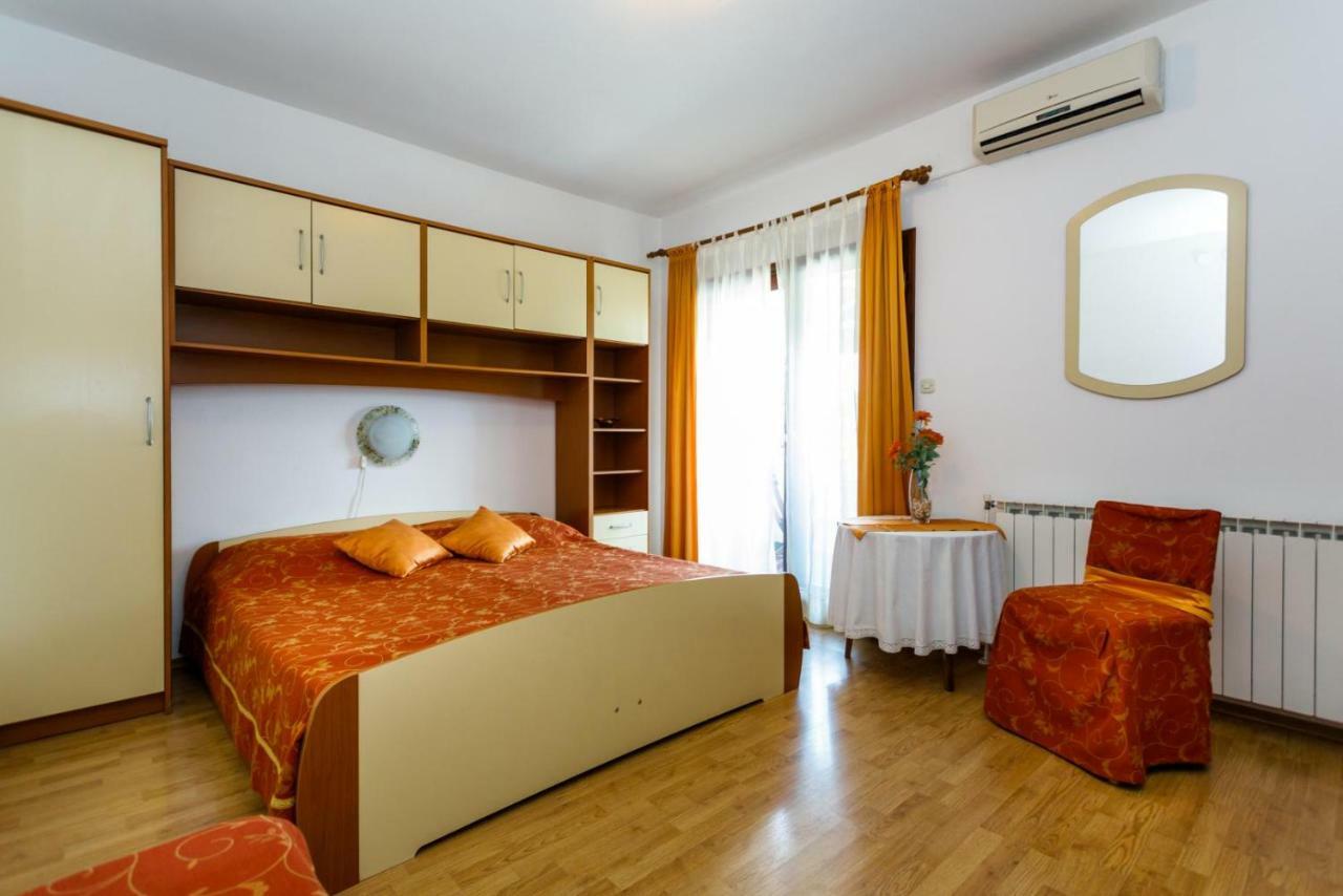 Rooms Mimi Krk Town Kültér fotó