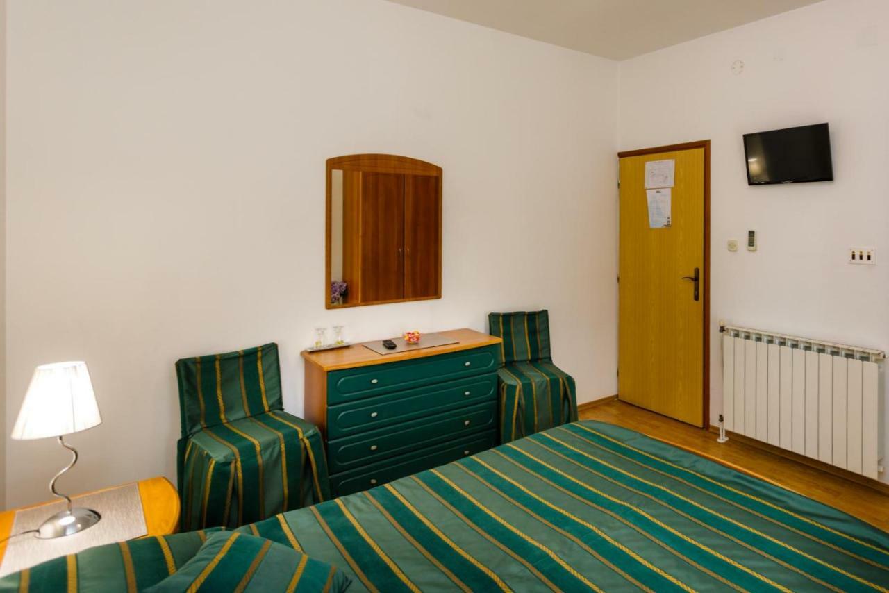 Rooms Mimi Krk Town Kültér fotó