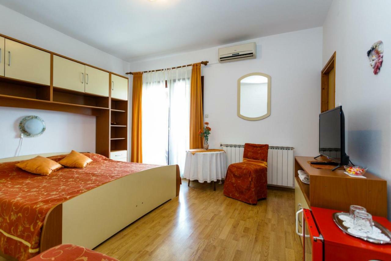 Rooms Mimi Krk Town Kültér fotó